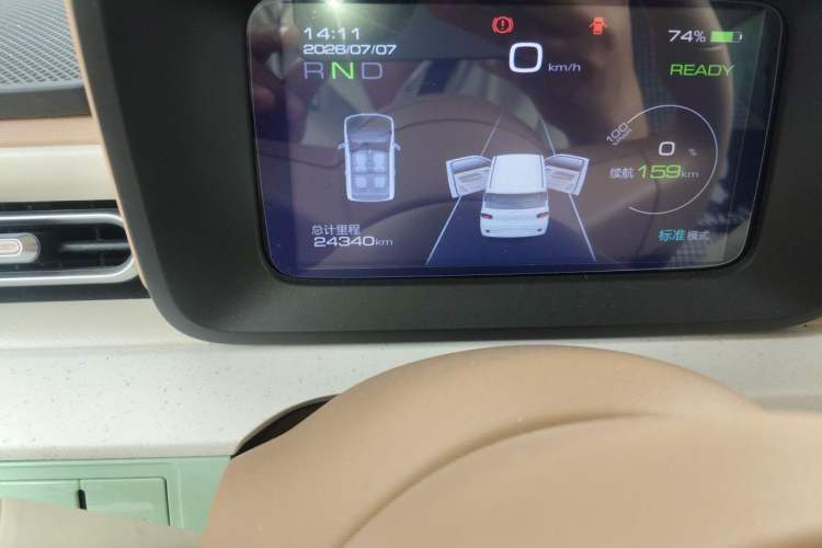 Used Wuling Hongguang MINIEV 2024 3rd Generation 215km Advanced Version Odometer Close Up