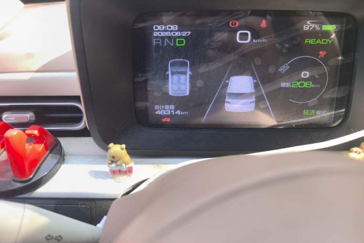 Used Wuling Hongguang MINIEV 2024 3rd Generation 215km Advanced Version Odometer Close Up
