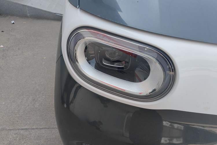 Used Wuling Hongguang MINIEV 2024 3rd Generation 215km Advanced Version Right Front Headlight