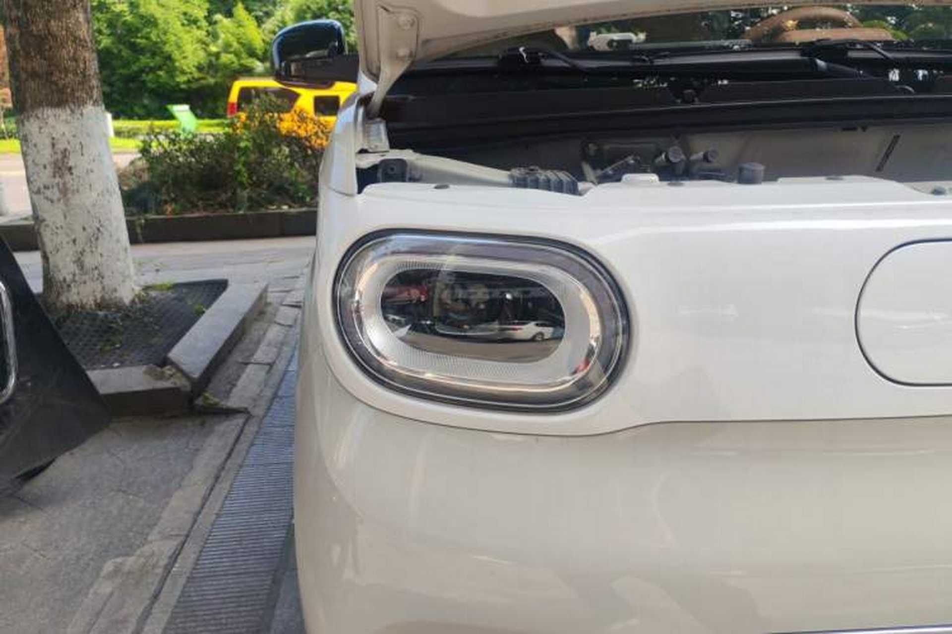 Used Wuling Hongguang MINIEV 2024 3rd Generation 215km Advanced Version Right Front Headlight
