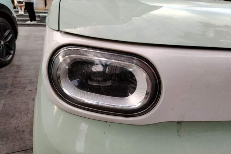 Used Wuling Hongguang MINIEV 2024 3rd Generation 215km Advanced Version Right Front Headlight