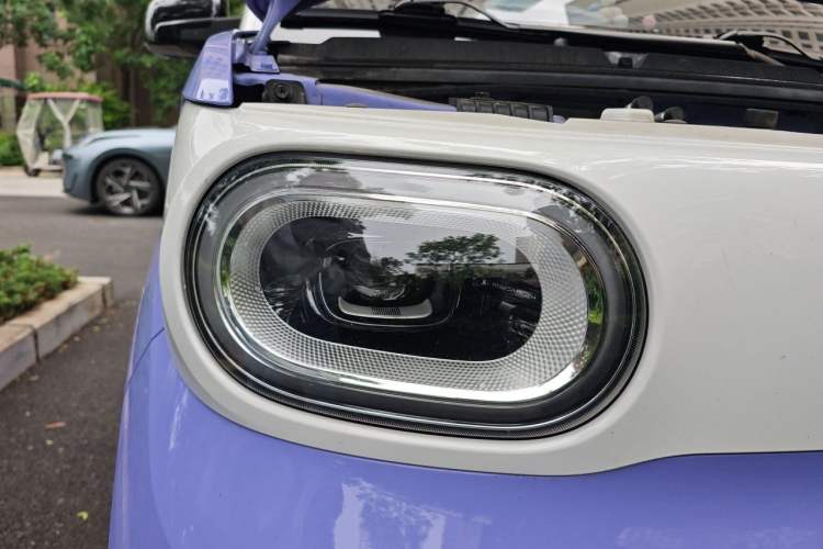 Used Wuling Hongguang MINIEV 2024 3rd Generation 215km Advanced Version Right Front Headlight
