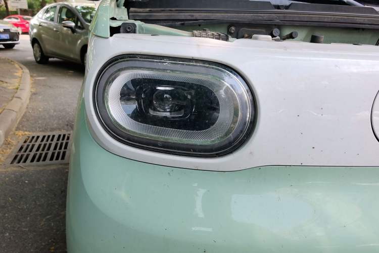Used Wuling Hongguang MINIEV 2024 3rd Generation 215km Advanced Version Right Front Headlight