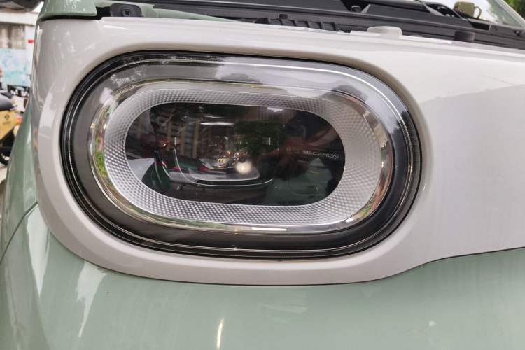 Used Wuling Hongguang MINIEV 2024 3rd Generation 215km Advanced Version Right Front Headlight