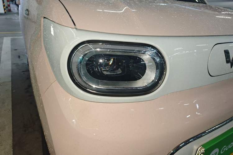 Used Wuling Hongguang MINIEV 2024 3rd Generation 215km Advanced Version Right Front Headlight