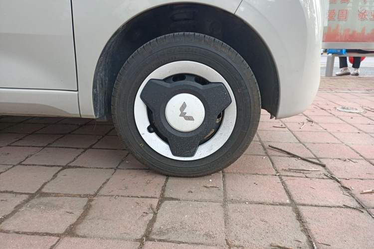 Used Wuling Hongguang MINIEV 2024 3rd Generation 215km Youth Edition Right Front Wheel Hub