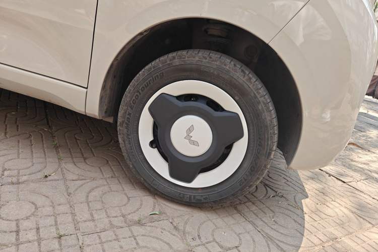 Used Wuling Hongguang MINIEV 2024 3rd Generation 215km Youth Edition Right Front Wheel Hub
