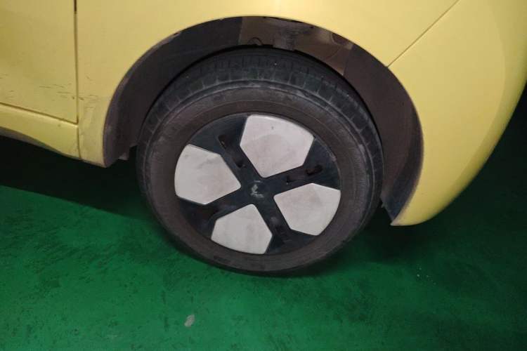Used Wuling Hongguang MINIEV 2024 3rd Generation 215km Advanced Version Right Front Wheel Hub
