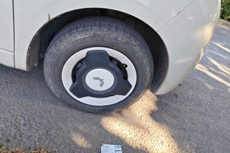 Used Wuling Hongguang MINIEV 2024 3rd Generation 215km Youth Edition Right Front Wheel Hub