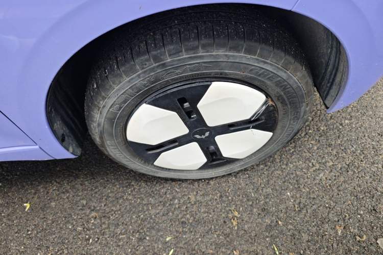 Used Wuling Hongguang MINIEV 2024 3rd Generation 215km Advanced Version Right Front Wheel Hub