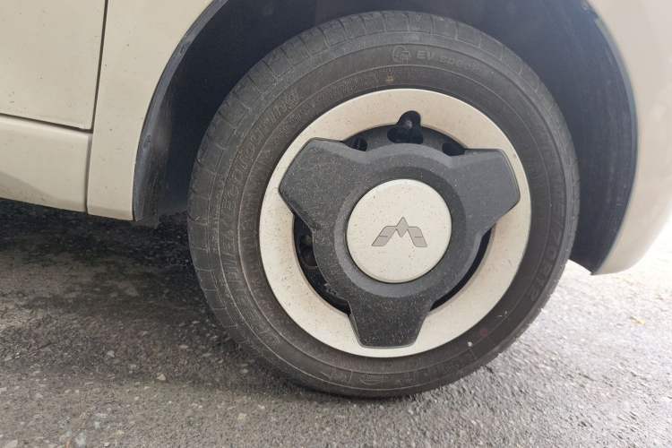 Used Wuling Hongguang MINIEV 2024 3rd Generation 215km Youth Edition Right Front Wheel Hub