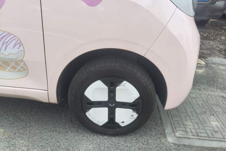 Used Wuling Hongguang MINIEV 2024 3rd Generation 215km Advanced Version Right Front Wheel Hub