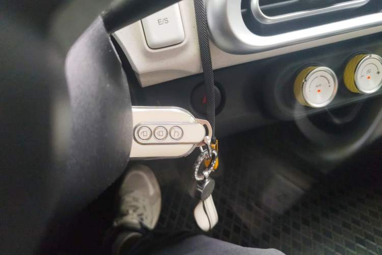 Used Wuling Hongguang MINIEV 2024 3rd Generation 215km Advanced Version Vehicle Key