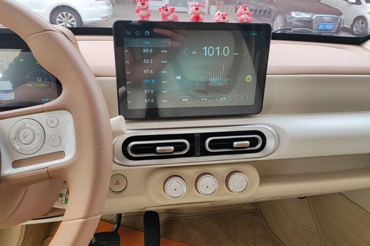 Used Wuling Hongguang MINIEV 2024 3rd Generation 215km Youth Edition Audio And AC Panel