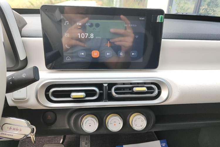 Used Wuling Hongguang MINIEV 2024 3rd Generation 215km Advanced Version Audio And AC Panel