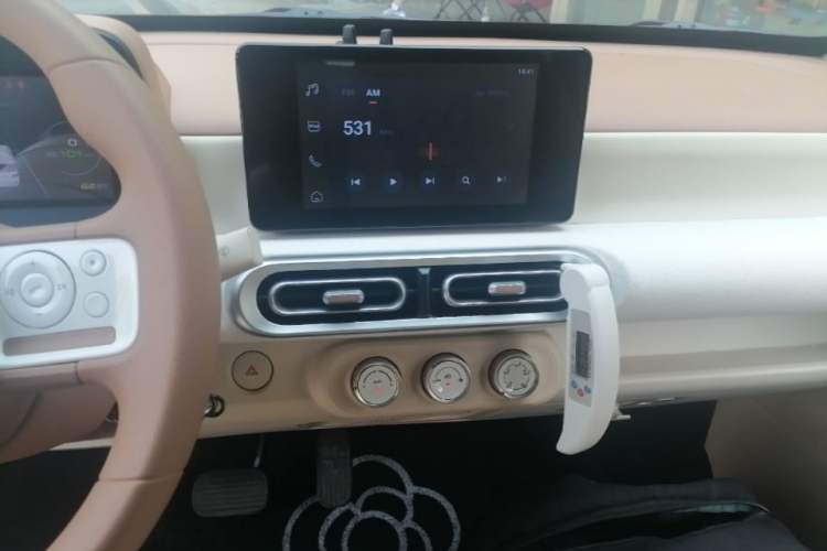 Used Wuling Hongguang MINIEV 2024 3rd Generation 215km Advanced Version Audio And AC Panel