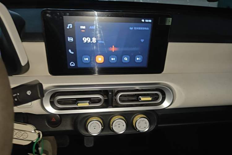 Used Wuling Hongguang MINIEV 2024 3rd Generation 215km Advanced Version Audio And AC Panel