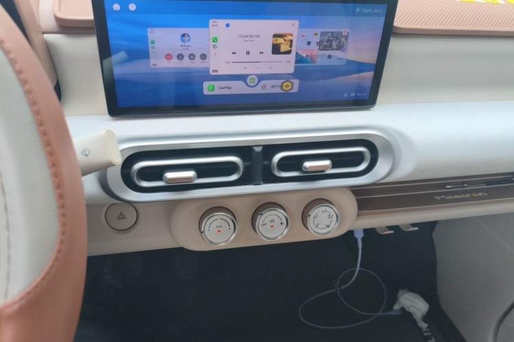Used Wuling Hongguang MINIEV 2024 3rd Generation 215km Advanced Version Audio And AC Panel
