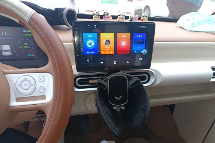 Used Wuling Hongguang MINIEV 2024 3rd Generation 215km Youth Edition Audio And AC Panel