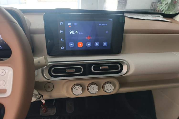 Used Wuling Hongguang MINIEV 2024 3rd Generation 215km Advanced Version Audio And AC Panel
