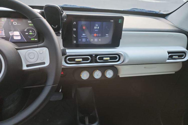 Used Wuling Hongguang MINIEV 2024 3rd Generation 215km Advanced Version Audio And AC Panel