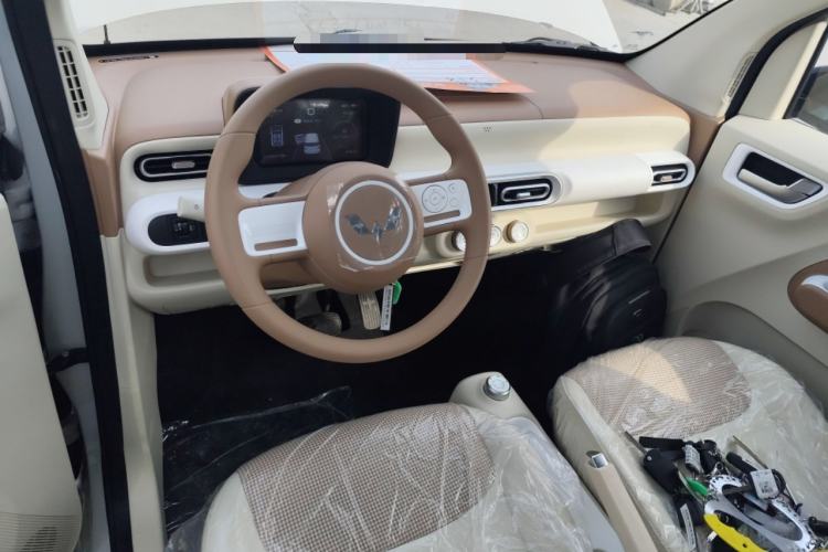 Used Wuling Hongguang MINIEV 2024 3rd Generation 215km Youth Edition Center Console