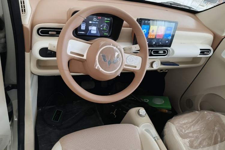 Used Wuling Hongguang MINIEV 2024 3rd Generation 215km Youth Edition Center Console