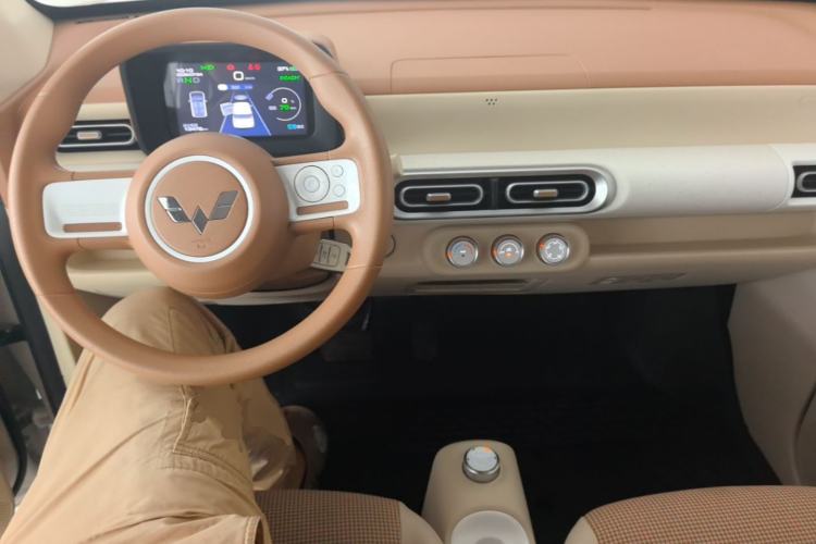 Used Wuling Hongguang MINIEV 2024 3rd Generation 215km Youth Edition Center Console