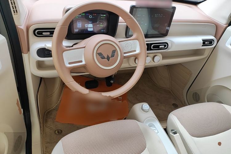 Used Wuling Hongguang MINIEV 2024 3rd Generation 215km Youth Edition Center Console