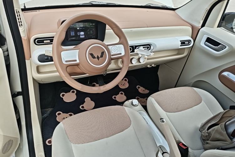 Used Wuling Hongguang MINIEV 2024 3rd Generation 215km Youth Edition Center Console