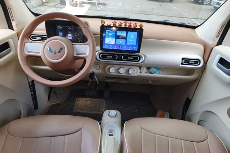 Used Wuling Hongguang MINIEV 2024 3rd Generation 215km Youth Edition Center Console