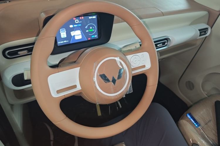 Used Wuling Hongguang MINIEV 2024 3rd Generation 215km Youth Edition Center Console