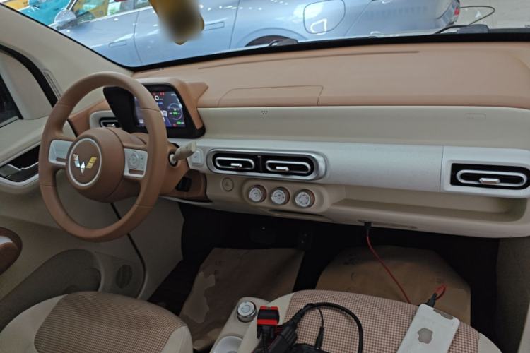 Used Wuling Hongguang MINIEV 2024 3rd Generation 215km Youth Edition Center Console