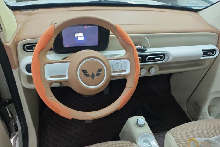 Used Wuling Hongguang MINIEV 2024 3rd Generation 215km Youth Edition Center Console