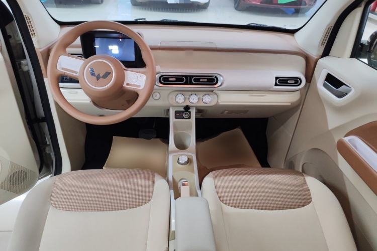 Used Wuling Hongguang MINIEV 2024 3rd Generation 215km Youth Edition Center Console