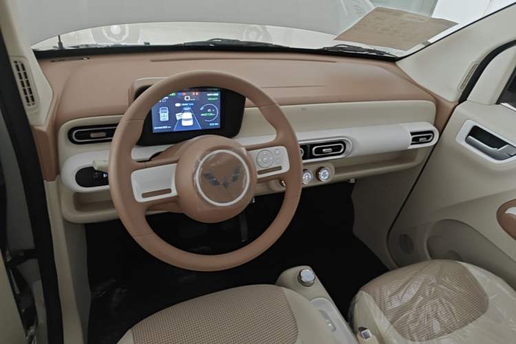 Used Wuling Hongguang MINIEV 2024 3rd Generation 215km Youth Edition Center Console