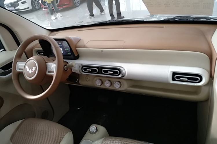 Used Wuling Hongguang MINIEV 2024 3rd Generation 215km Youth Edition Center Console