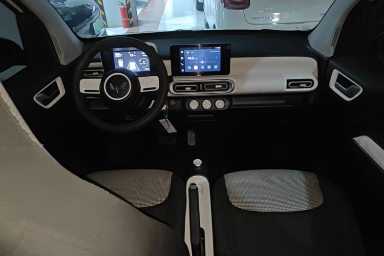Used Wuling Hongguang MINIEV 2024 3rd Generation 215km Advanced Version Center Console