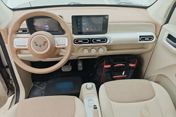 Used Wuling Hongguang MINIEV 2024 3rd Generation 215km Advanced Version Center Console