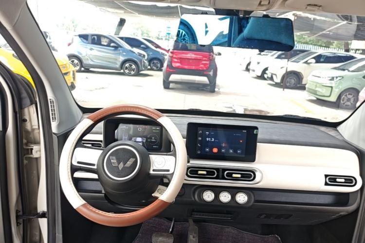 Used Wuling Hongguang MINIEV 2024 3rd Generation 215km Advanced Version Center Console