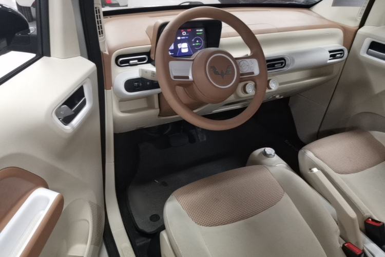 Used Wuling Hongguang MINIEV 2024 3rd Generation 215km Youth Edition Center Console