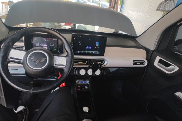 Used Wuling Hongguang MINIEV 2024 3rd Generation 215km Youth Edition Center Console