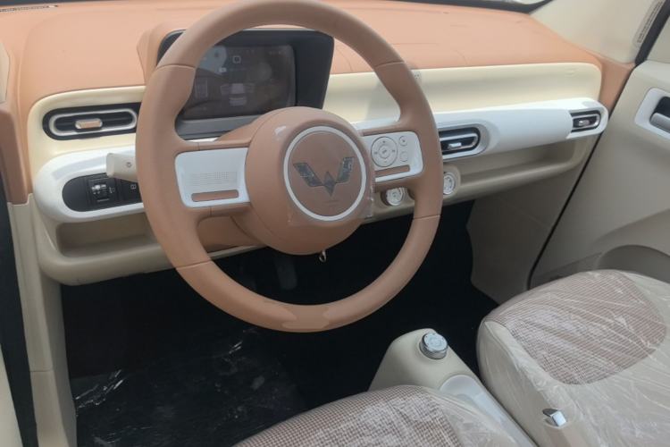 Used Wuling Hongguang MINIEV 2024 3rd Generation 215km Youth Edition Center Console
