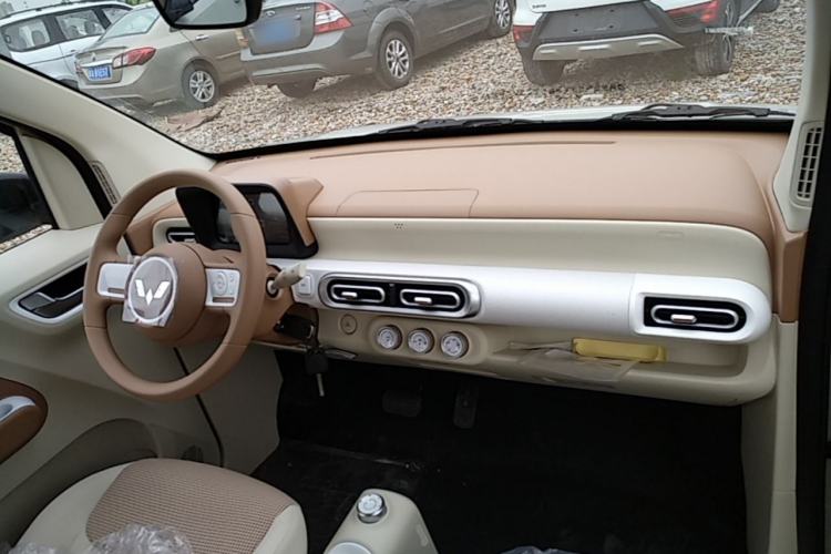 Used Wuling Hongguang MINIEV 2024 3rd Generation 215km Youth Edition Center Console