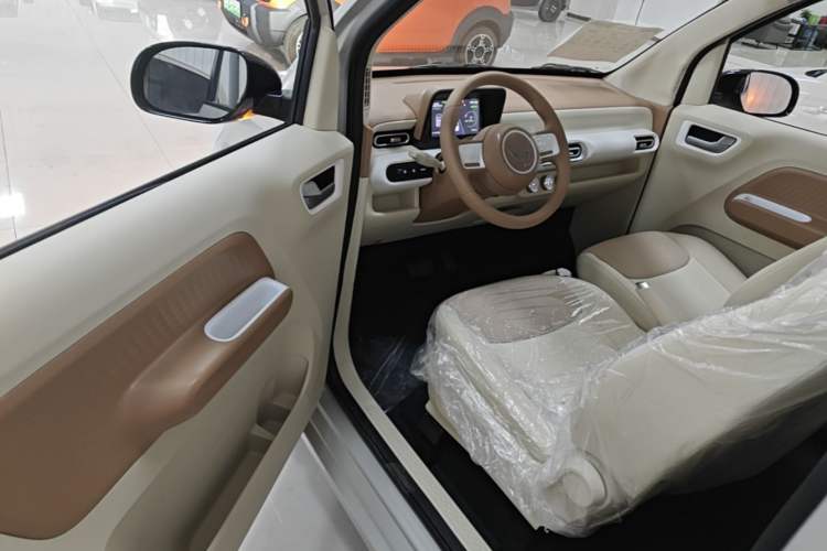 Used Wuling Hongguang MINIEV 2024 3rd Generation 215km Youth Edition Driver Seat