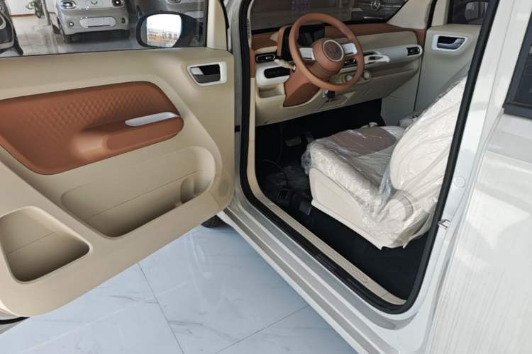 Used Wuling Hongguang MINIEV 2024 3rd Generation 215km Youth Edition Driver Seat