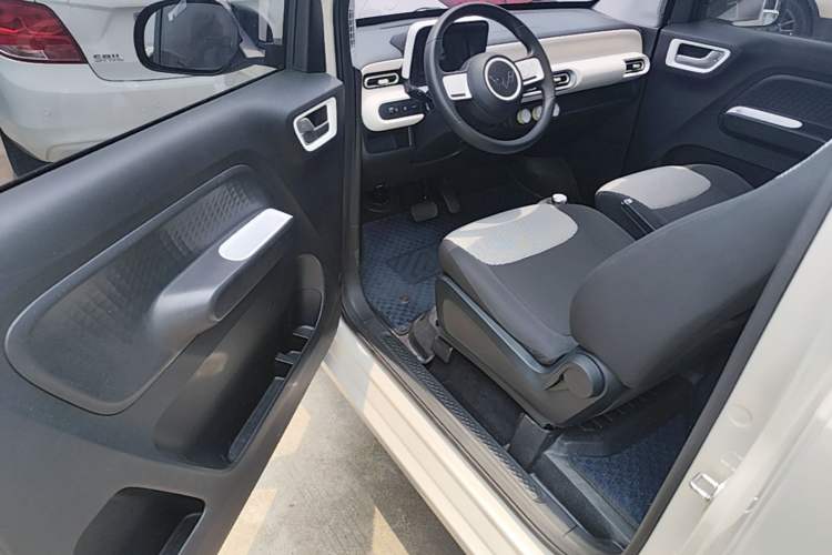 Used Wuling Hongguang MINIEV 2024 3rd Generation 215km Youth Edition Driver Seat