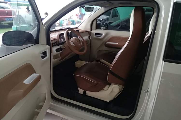 Used Wuling Hongguang MINIEV 2024 3rd Generation 215km Advanced Version Driver Seat