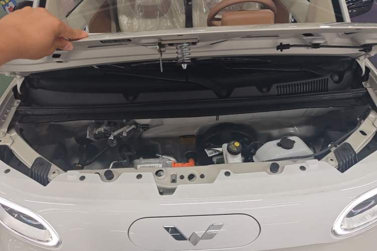 Used Wuling Hongguang MINIEV 2024 3rd Generation 215km Youth Edition Engine Bay