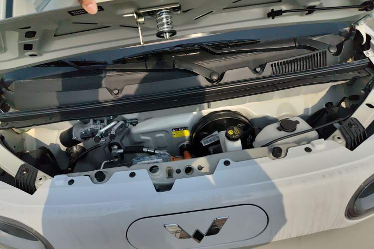 Used Wuling Hongguang MINIEV 2024 3rd Generation 215km Youth Edition Engine Bay